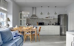 Toskania Light & Spacious Family Stay With Parking By Lion Apartments Sopot